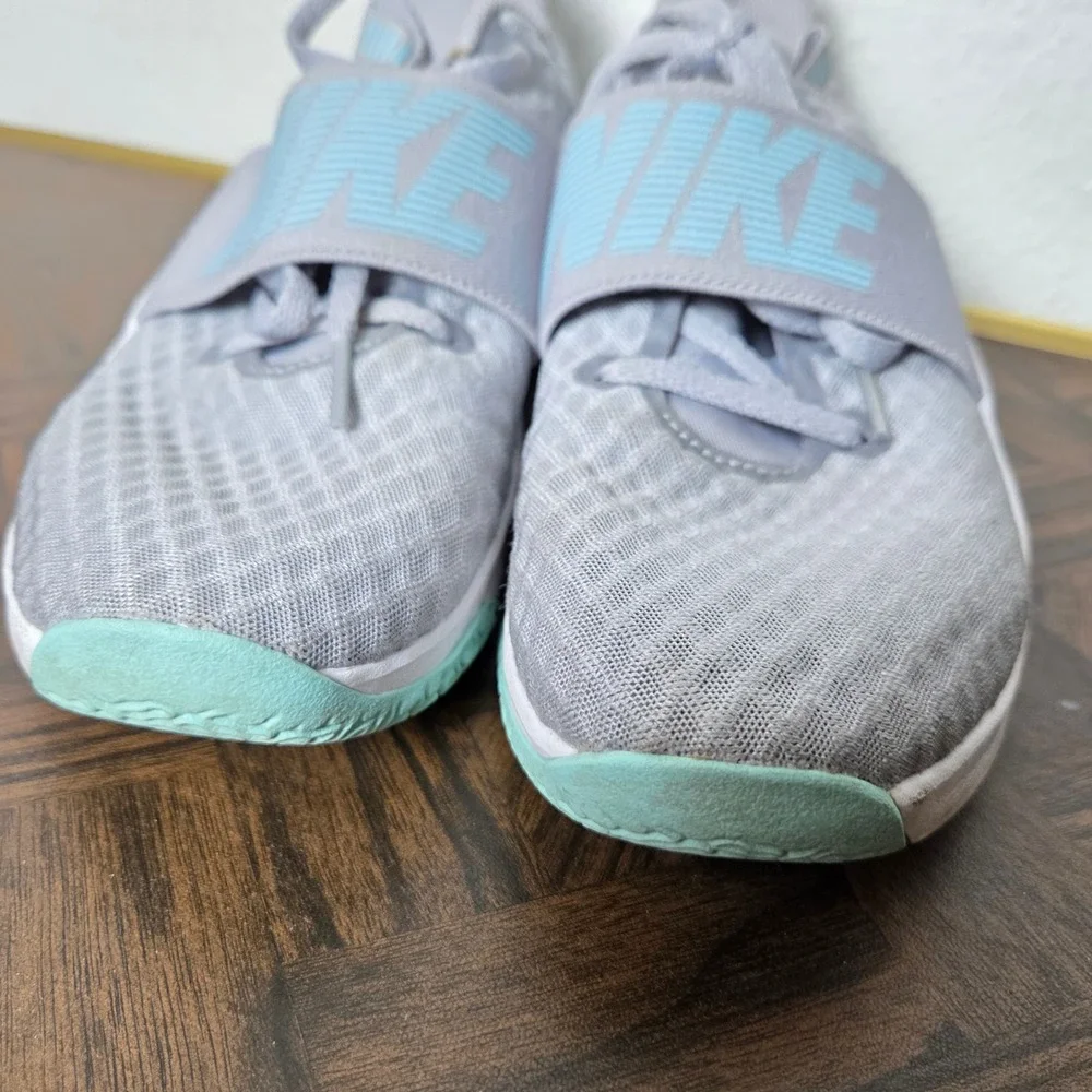 Nike Renew In-Season TR 9 Gray & Blue Womens size 7 Sneaker Running shoe‎